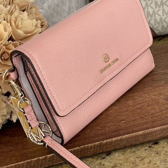 New💖 mk Jet Set Charm Pebble Embossed Leather Large Flap Phone Wristlet - Picture 7 of 7